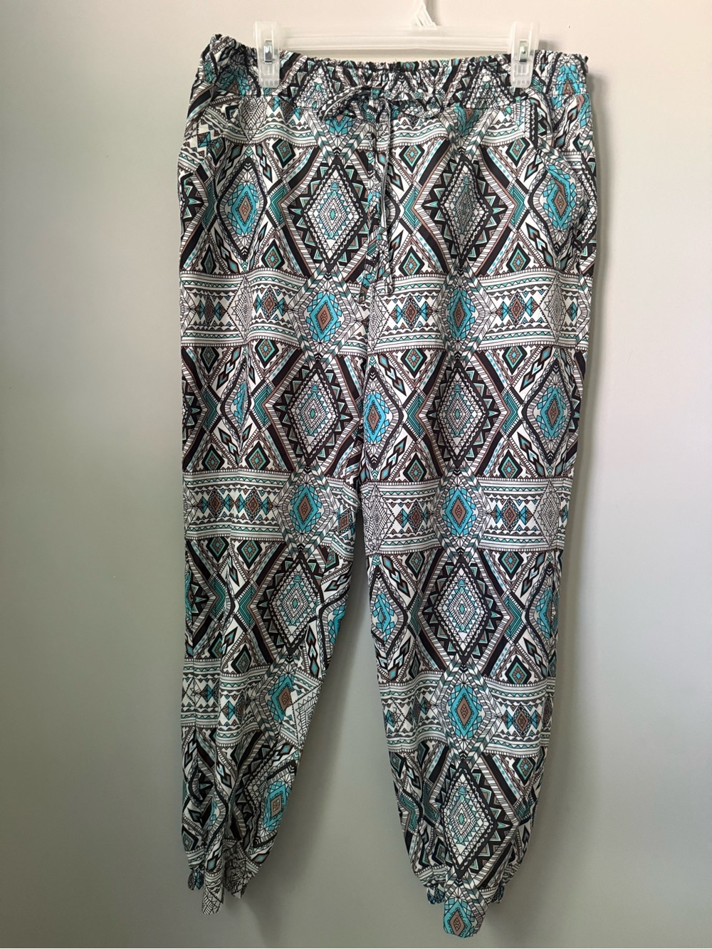 Mudd Geometric Print Drawstring Pants in Teal, Black & Brown
